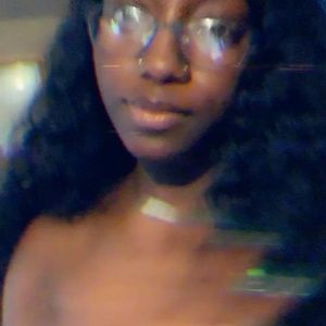 Meet your Posher, Takia